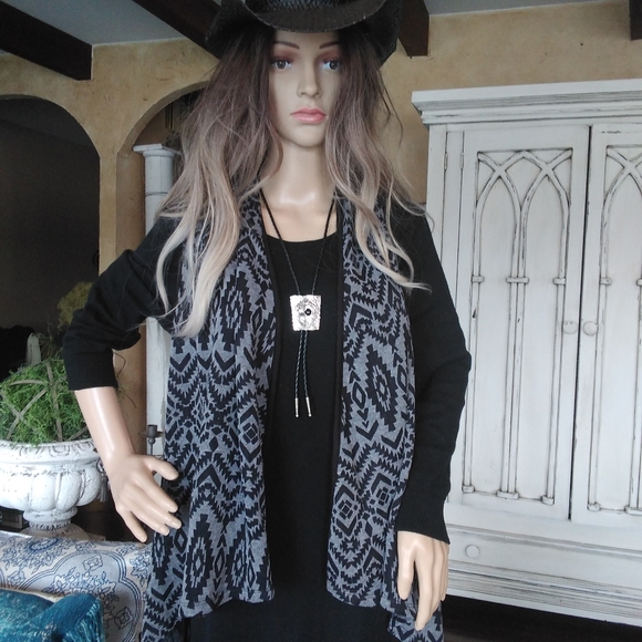 Tribal print vest - Picture 1 of 5